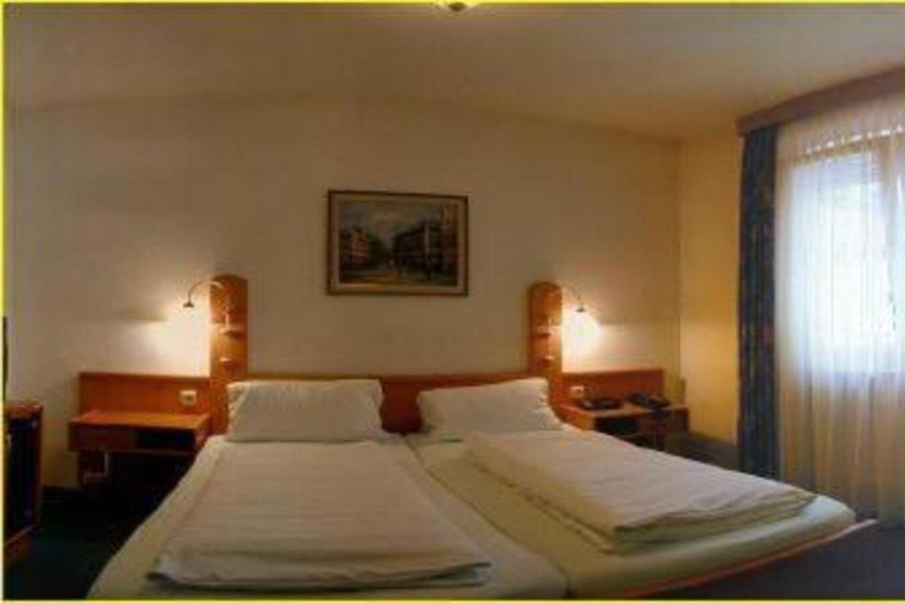 Hotel Domino ハーナウ・アム・マイン エクステリア 写真